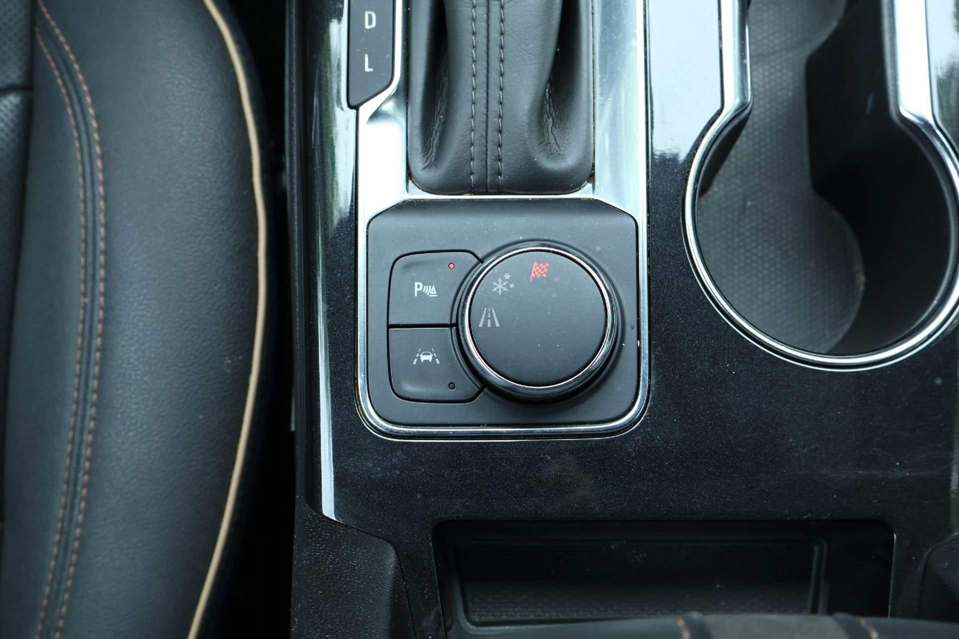 Used 2023 Chevrolet Blazer Premier FWD image 26