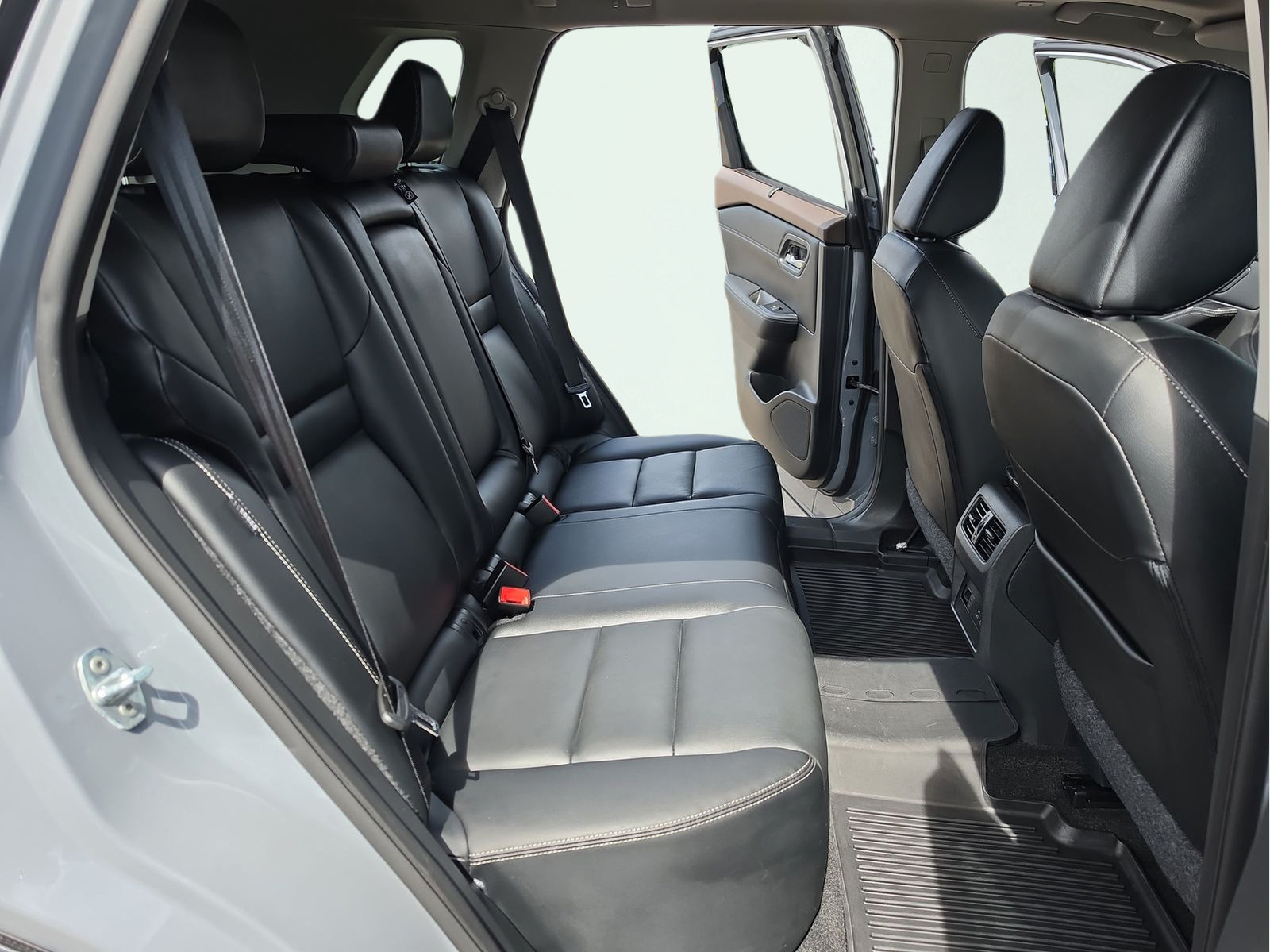 Used 2023 Nissan Rogue SL w/ SL Premium Package AWD/4WD image 18