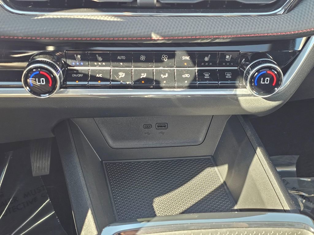 Used 2025 Chevrolet Equinox RS w/ Safety and Technology Package image 31