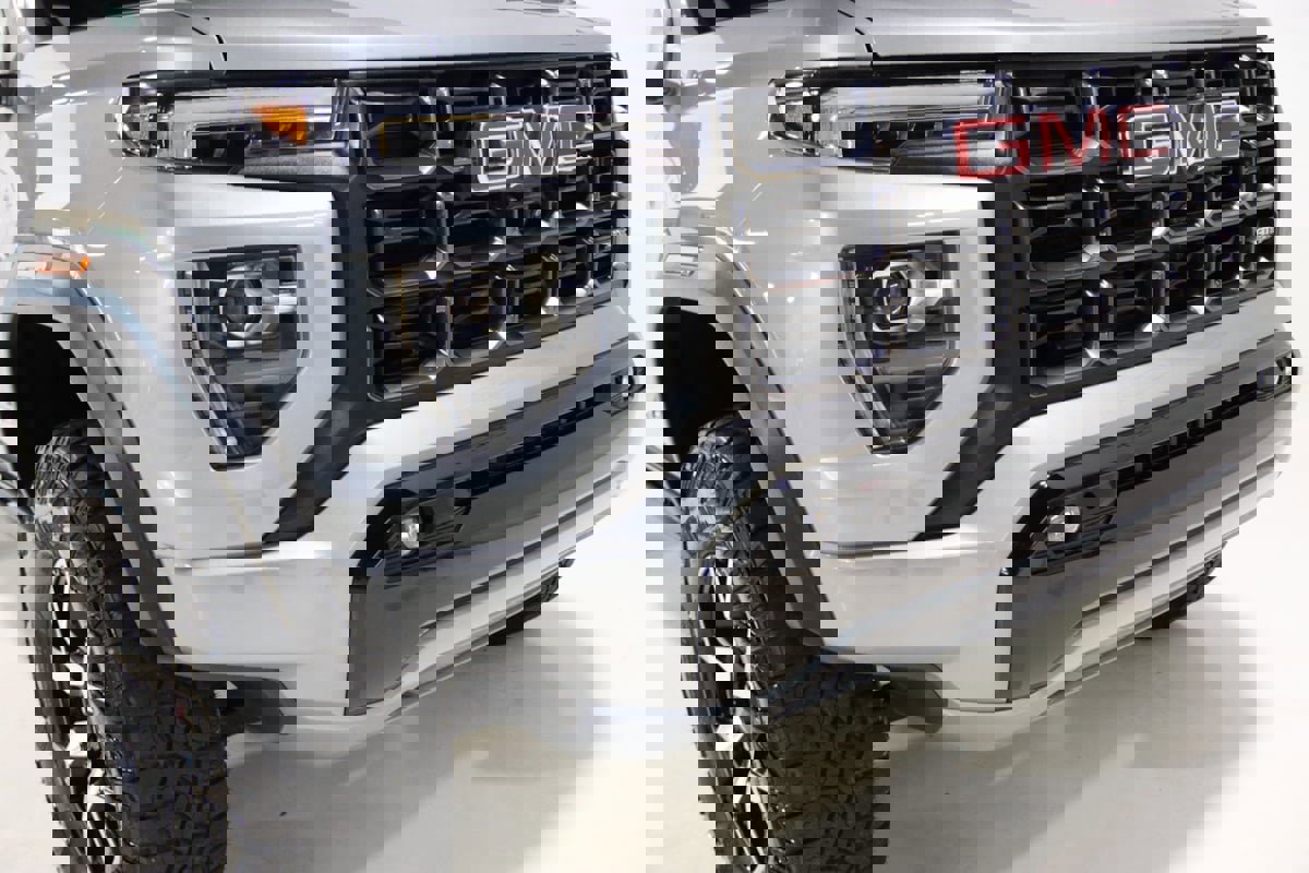 Used 2023 GMC Canyon AT4X image 34