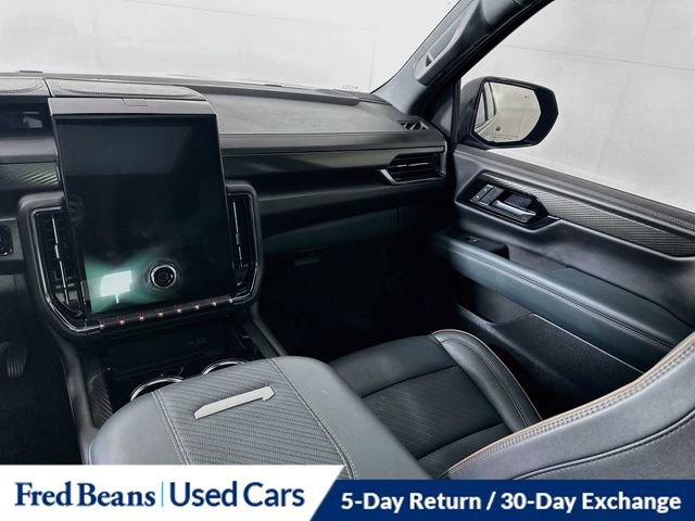 Used 2025 GMC Yukon AT4 w/ AT4 Premium Package AWD/4WD image 32