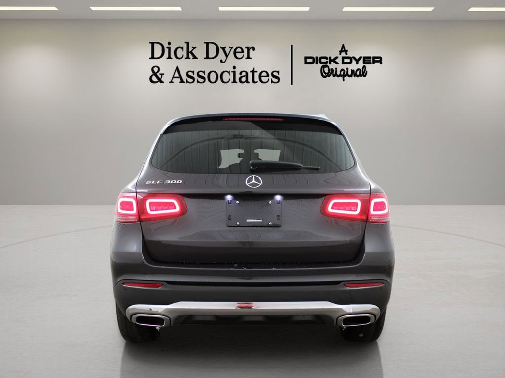 Used 2021 Mercedes-Benz GLC 300 image 3