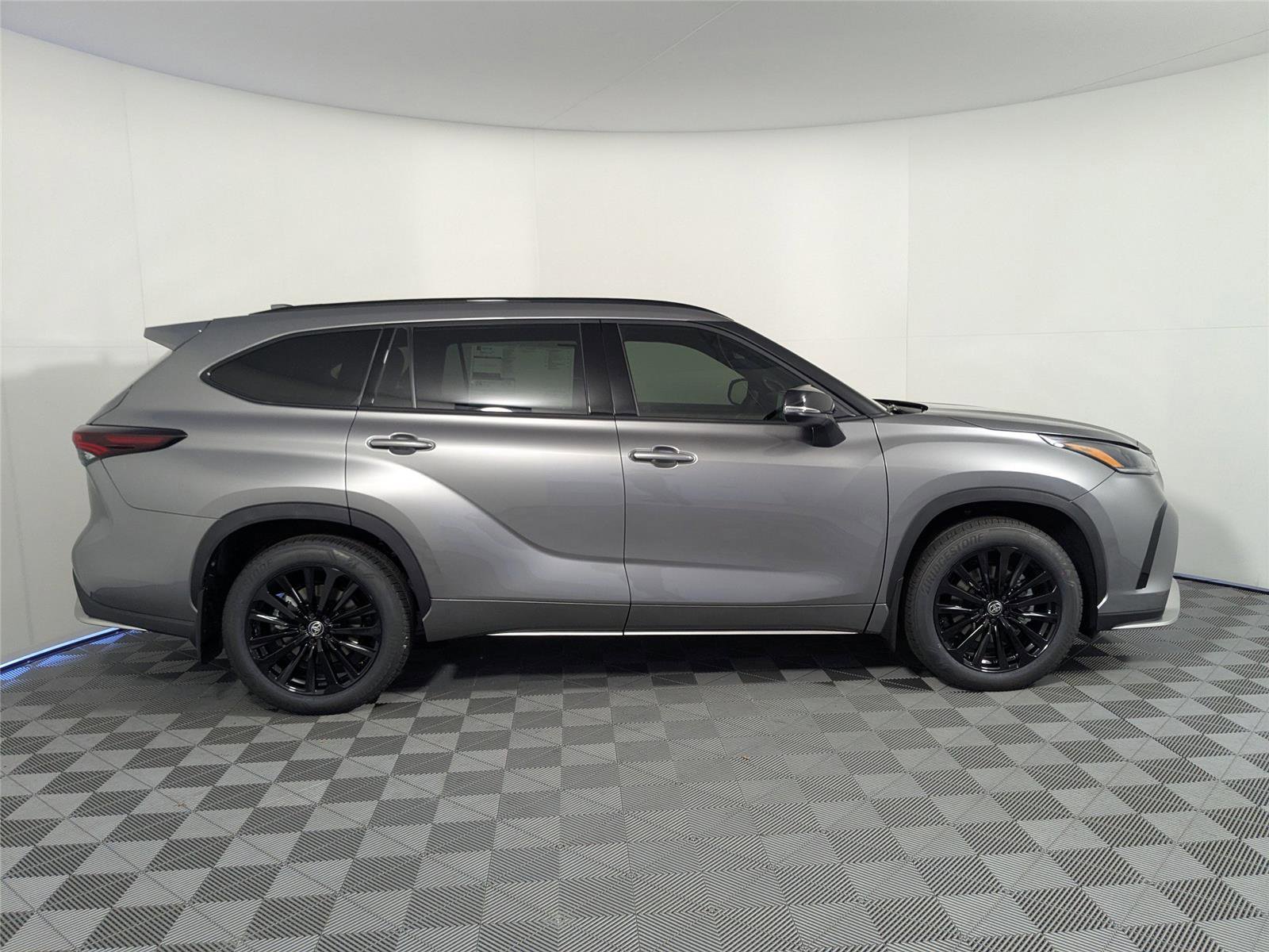 New 2026 Toyota Highlander XSE image 22