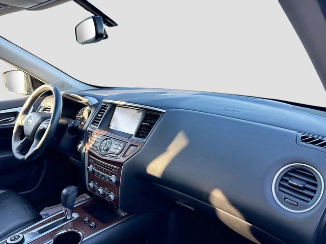 Used 2020 Nissan Pathfinder Platinum image 33