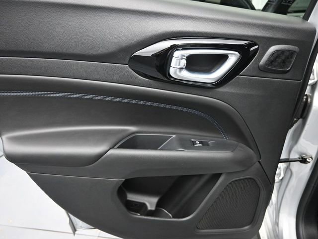 New 2025 Jeep Compass Limited w/ High Altitude Package image 16