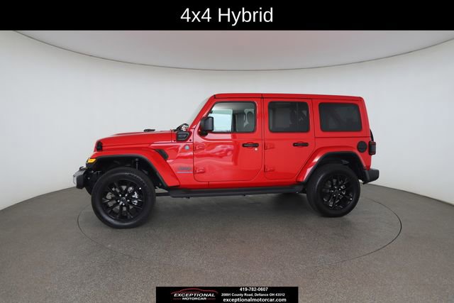 Used 2025 Jeep Wrangler Unlimited Sahara AWD/4WD image 6