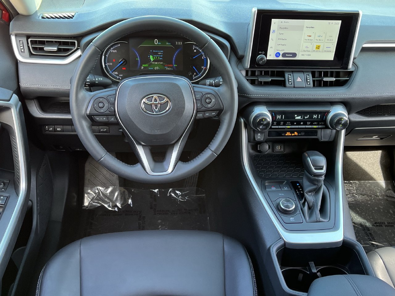 Used 2023 Toyota RAV4 XLE Premium AWD/4WD image 10