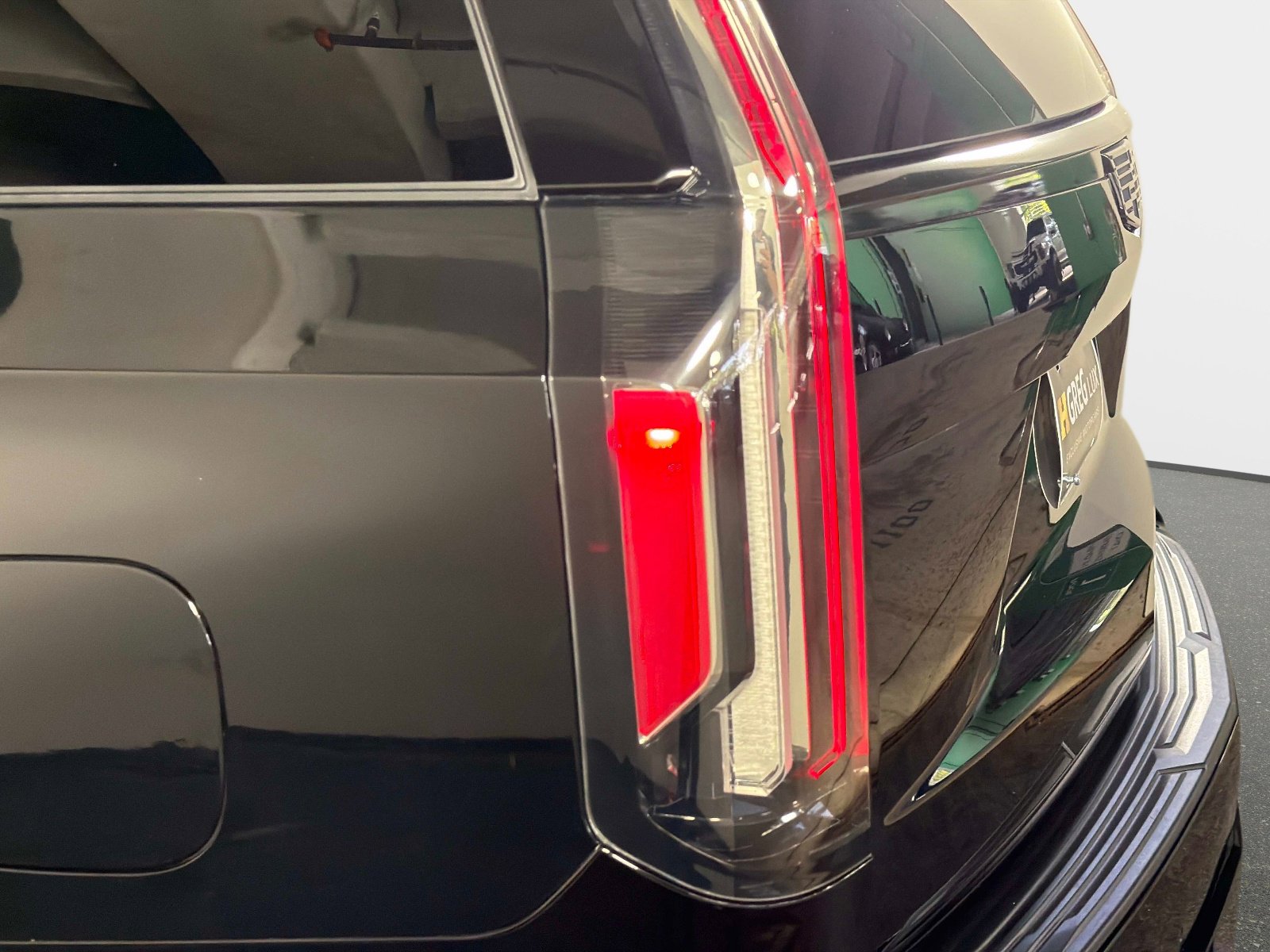 Used 2024 Cadillac Escalade ESV Luxury image 16