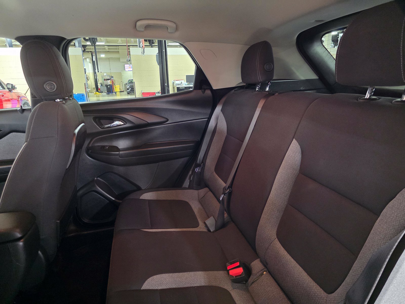 Used 2024 Chevrolet TrailBlazer LT FWD image 14