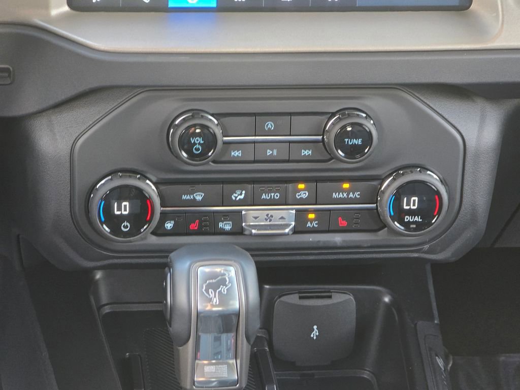 Used 2025 Ford Bronco Outer Banks image 35