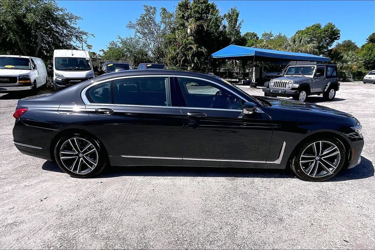 Used 2022 BMW 750i xDrive w/ Executive Package AWD/4WD image 31