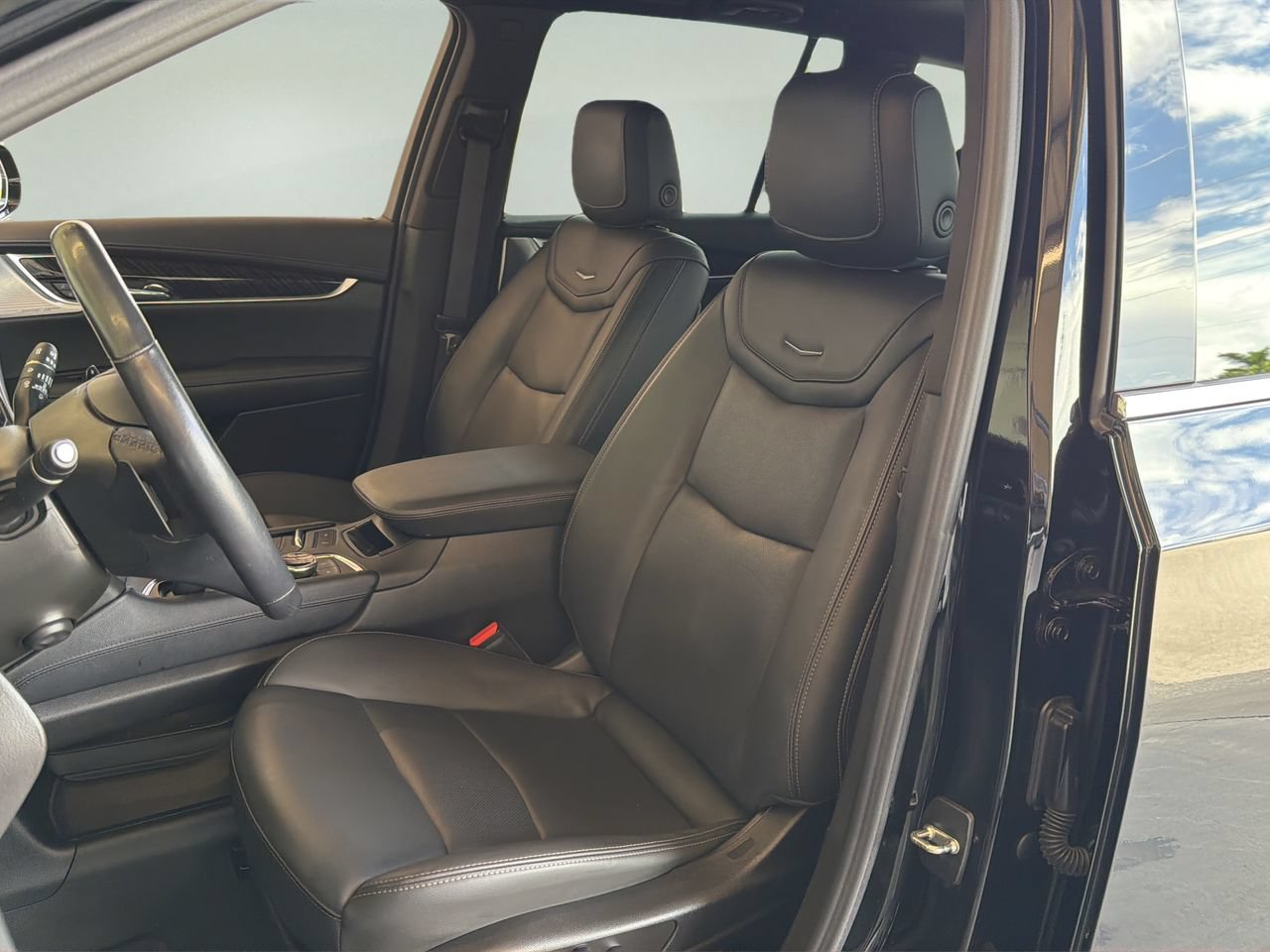 Certified 2023 Cadillac XT6 Premium Luxury FWD image 12