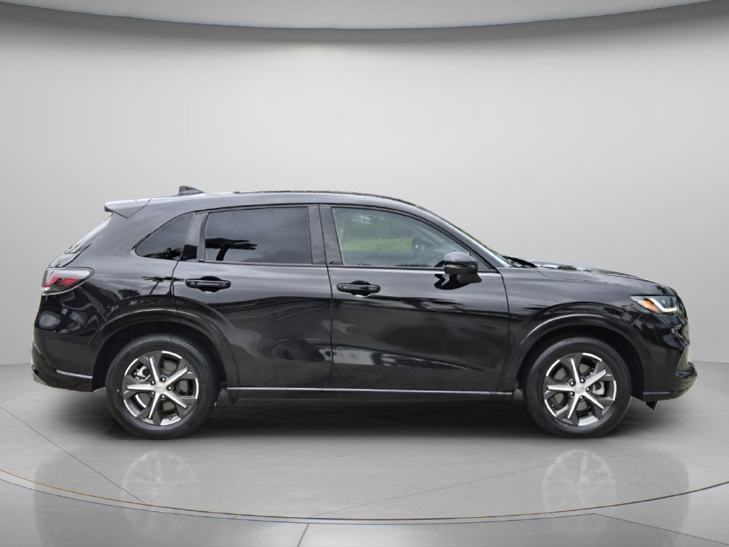 Certified 2024 Honda HR-V EX-L image 3