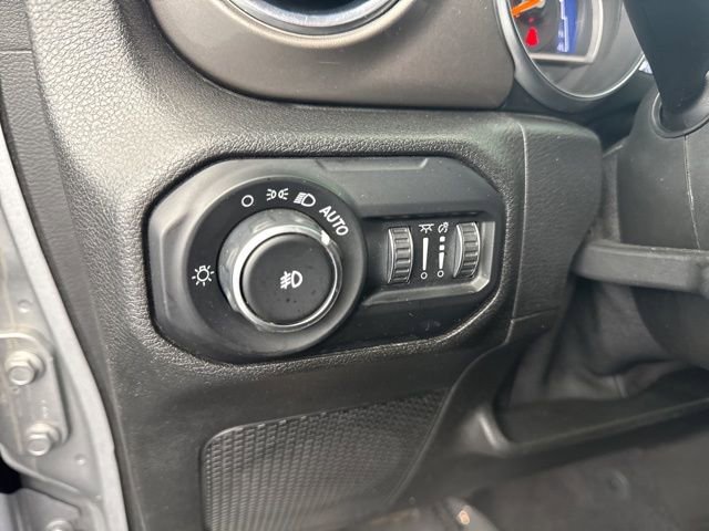 Used 2021 Jeep Wrangler Unlimited Sahara image 29