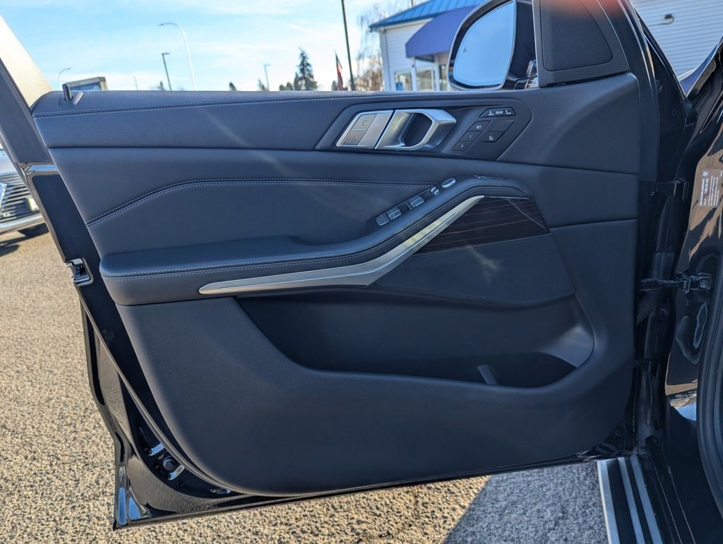 Used 2020 BMW X7 xDrive40i w/ Cold Weather Package image 10