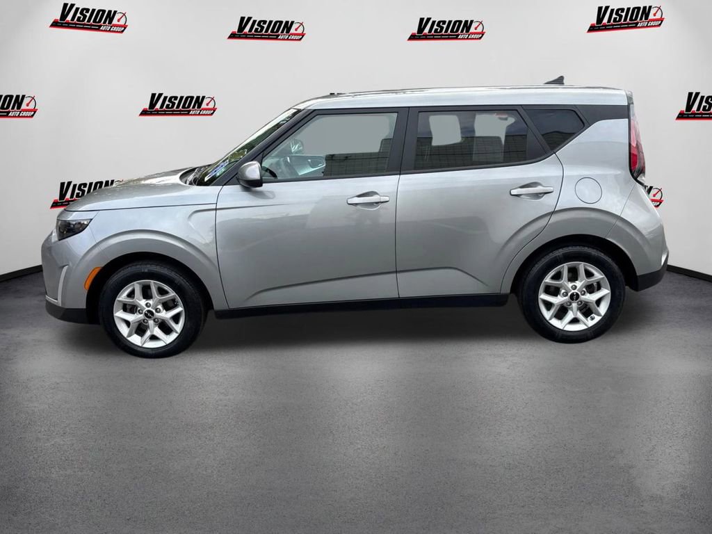 Certified 2023 Kia Soul LX w/ LX Technology Package image 8
