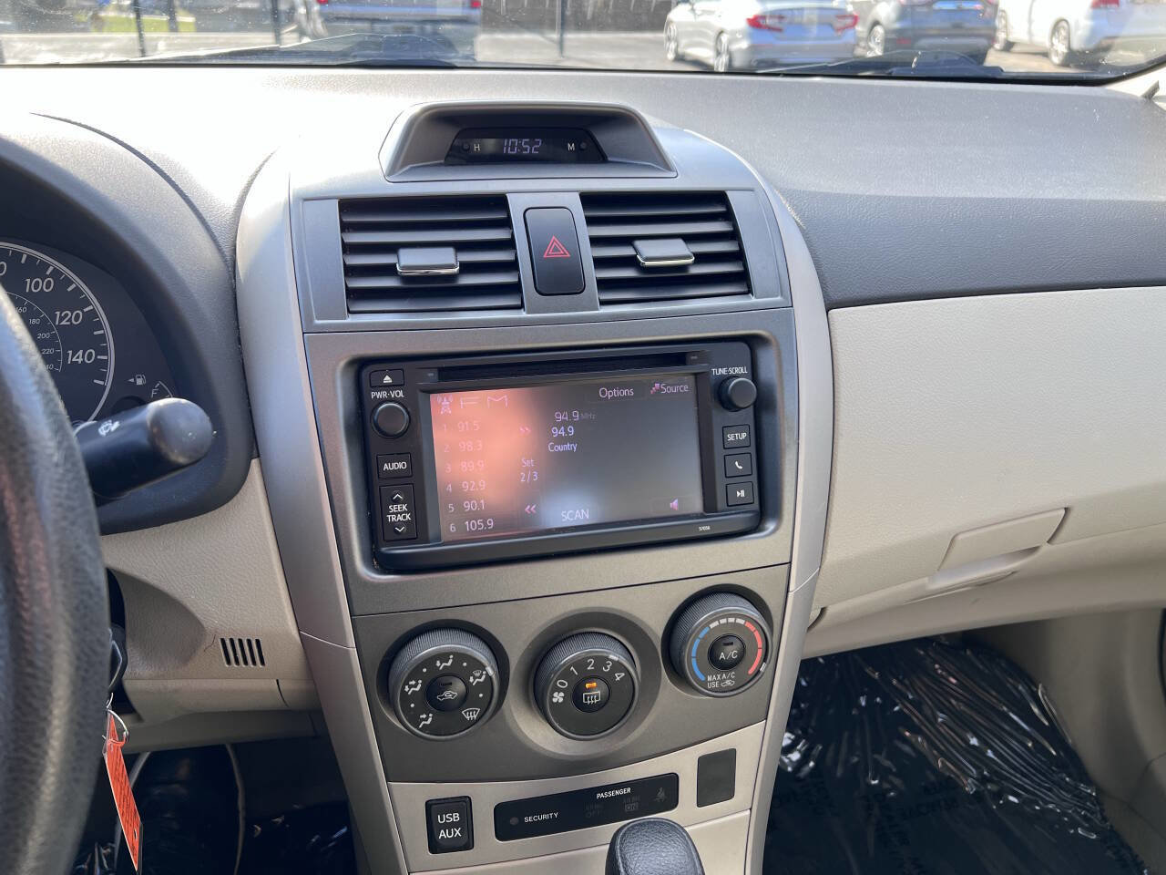 Used 2013 Toyota Corolla LE FWD image 14