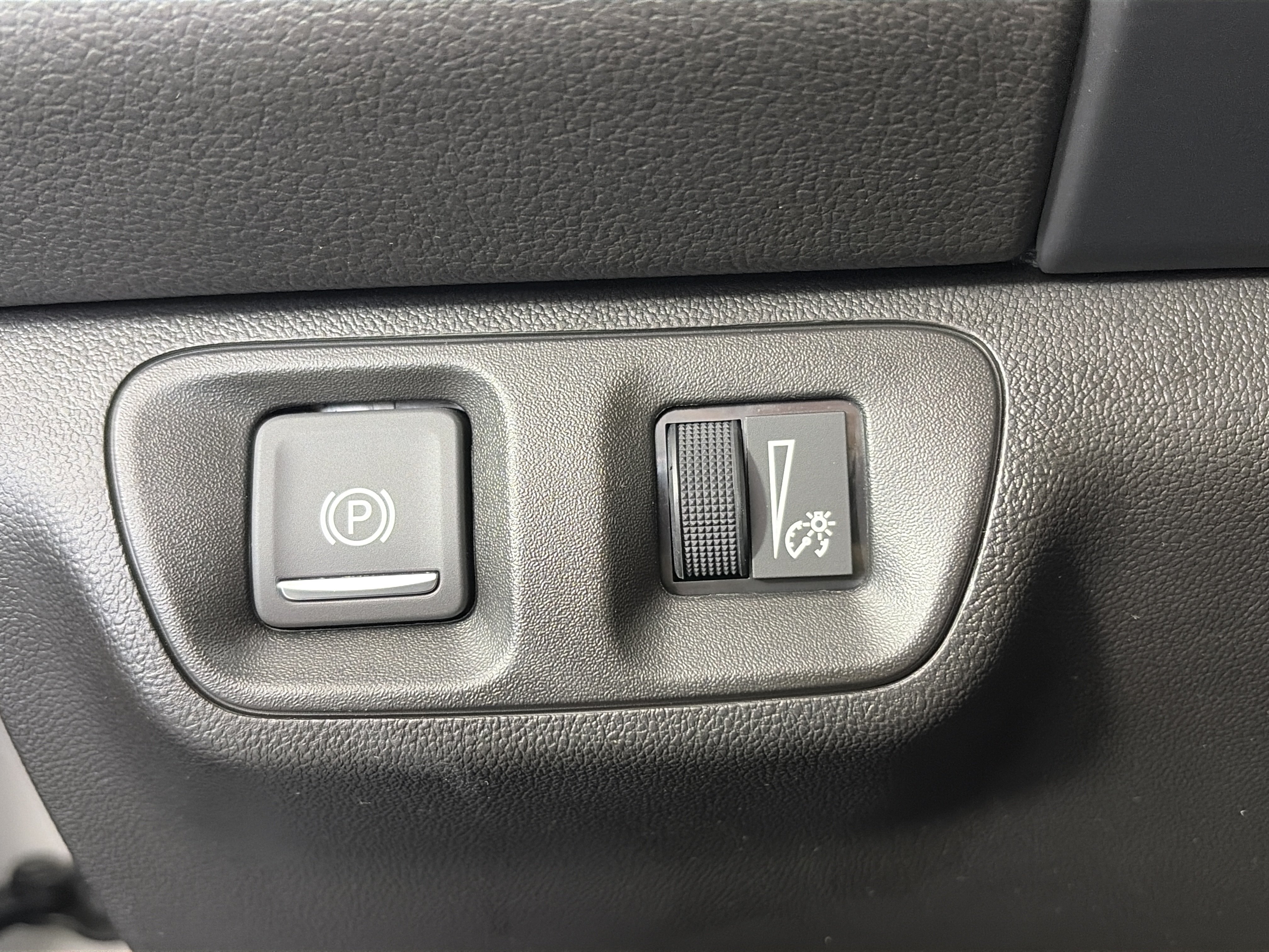 Certified 2023 GMC Acadia SLE FWD image 34