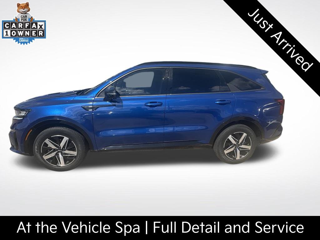 Used 2023 Kia Sorento S w/ Panoramic Sunroof Package