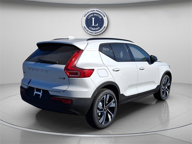 New 2025 Volvo XC40 B5 Plus w/ Protection Package Premier image 4