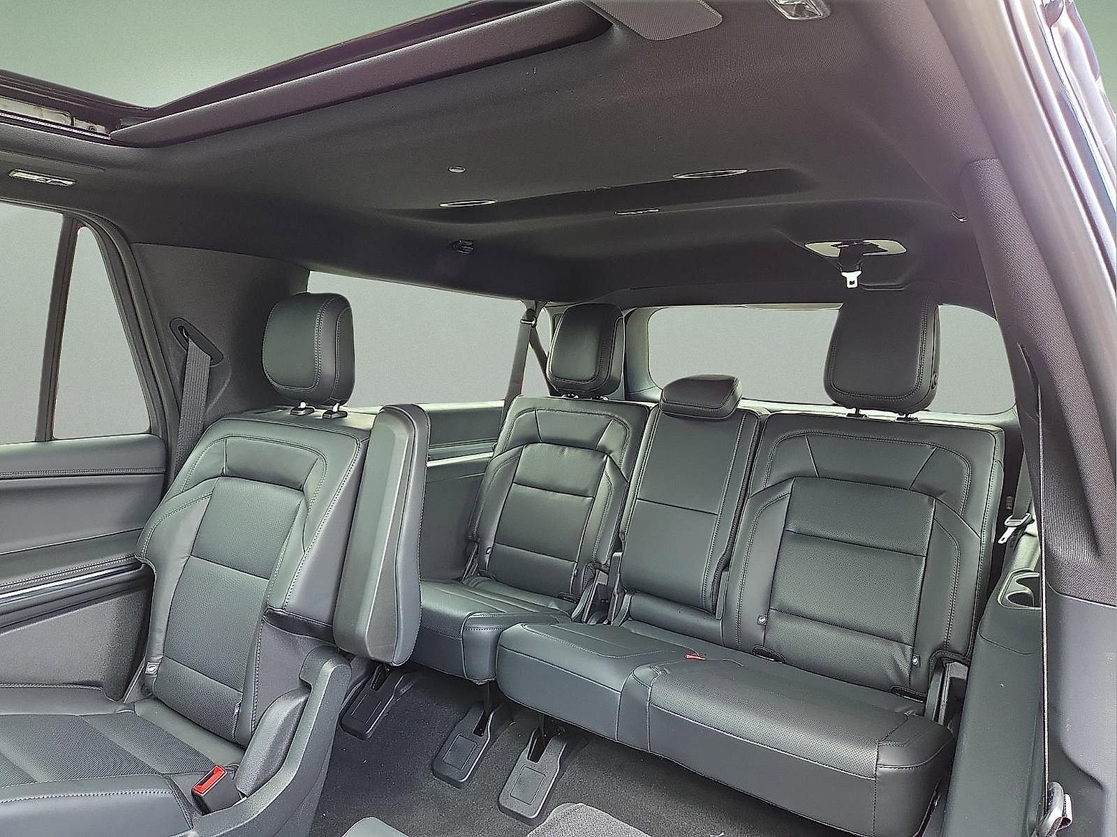 New 2026 Lincoln Navigator L Reserve w/ Jet Appearance Package AWD/4WD image 9