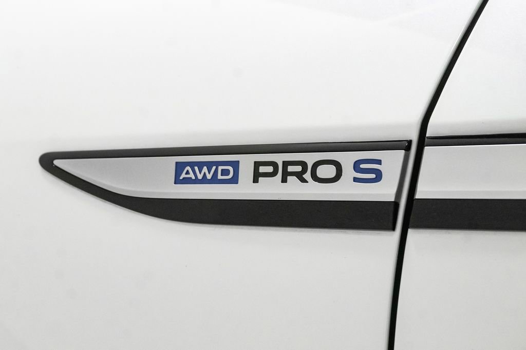 Used 2023 Volkswagen ID.4 Pro S Plus image 3