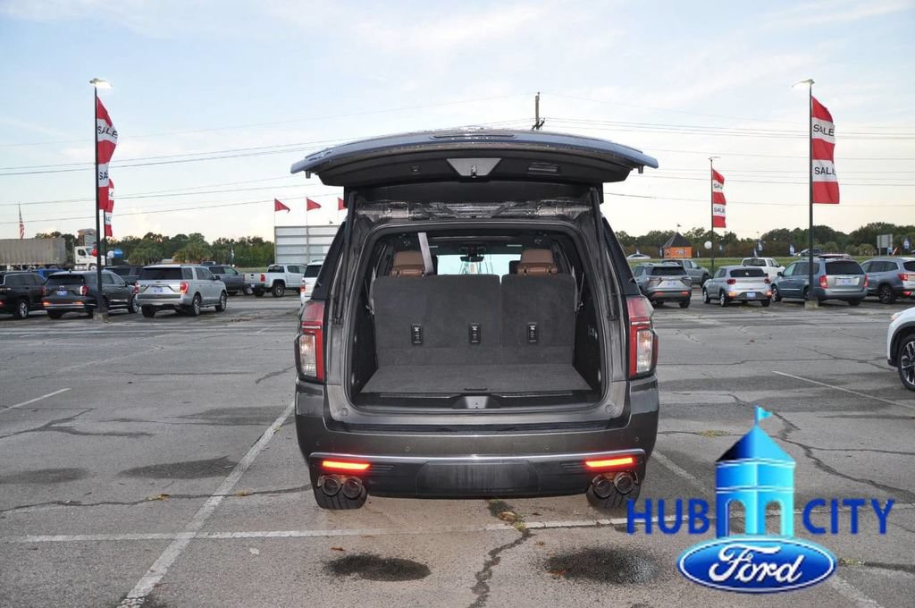 Used 2021 Chevrolet Suburban High Country w/ Premium Package RWD image 23