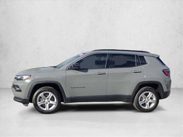 Used 2023 Jeep Compass Latitude AWD/4WD image 2