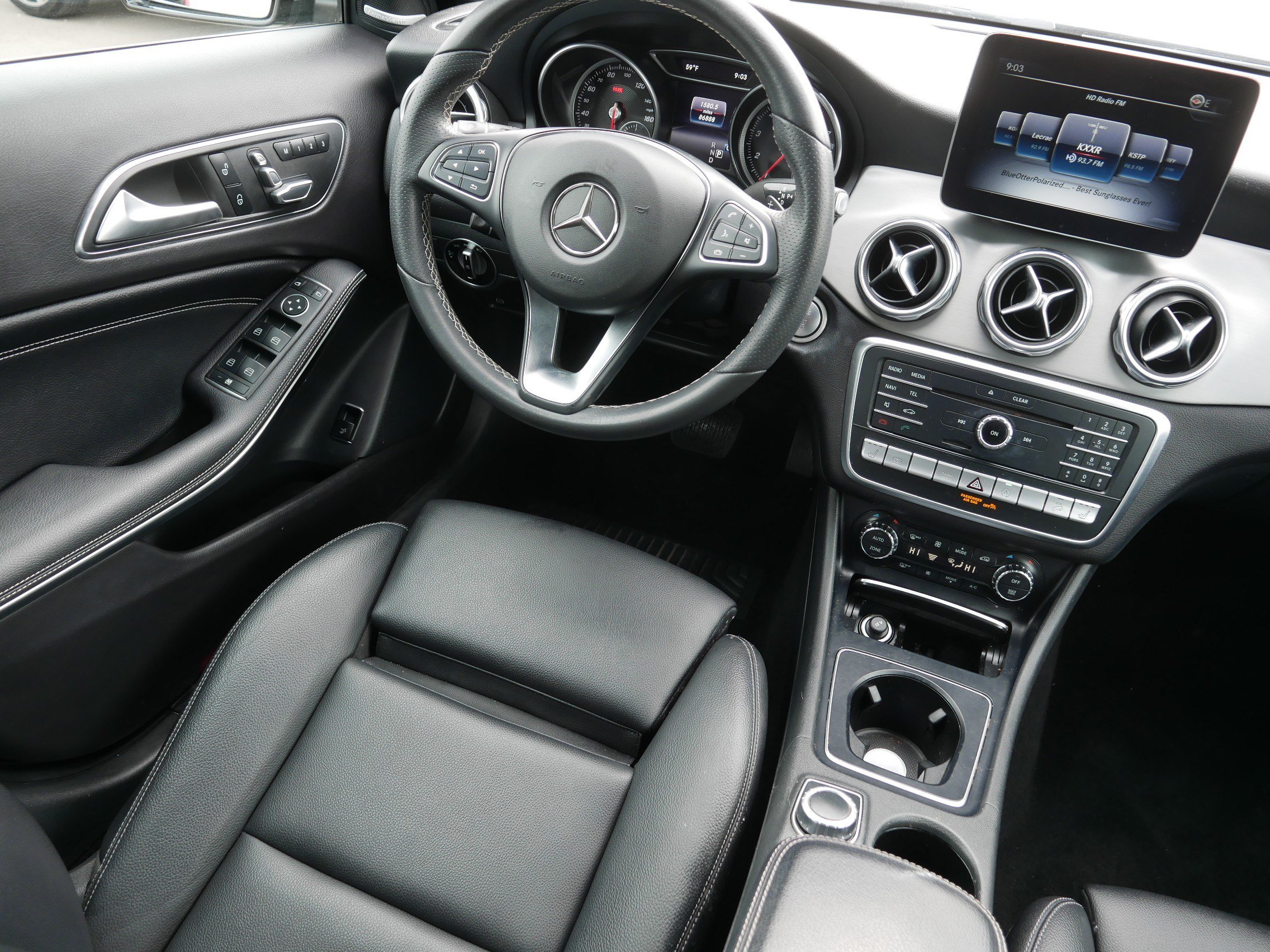 Used 2018 Mercedes-Benz GLA 250 4MATIC image 9