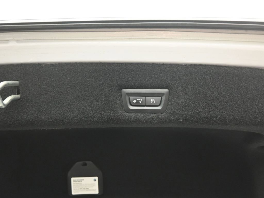 Used 2023 BMW 760i xDrive w/ Luxury Rear Seating Package image 28