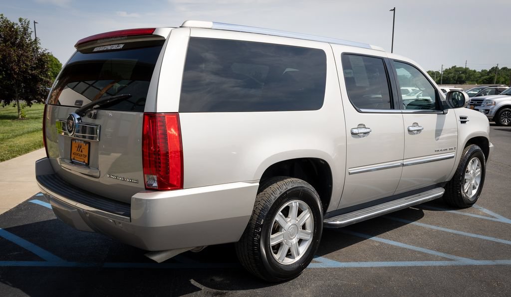 Used 2008 Cadillac Escalade ESV AWD image 28