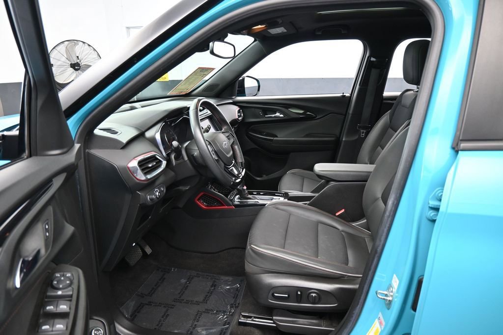 Used 2021 Chevrolet TrailBlazer RS w/ Sun and Liftgate Package FWD image 12