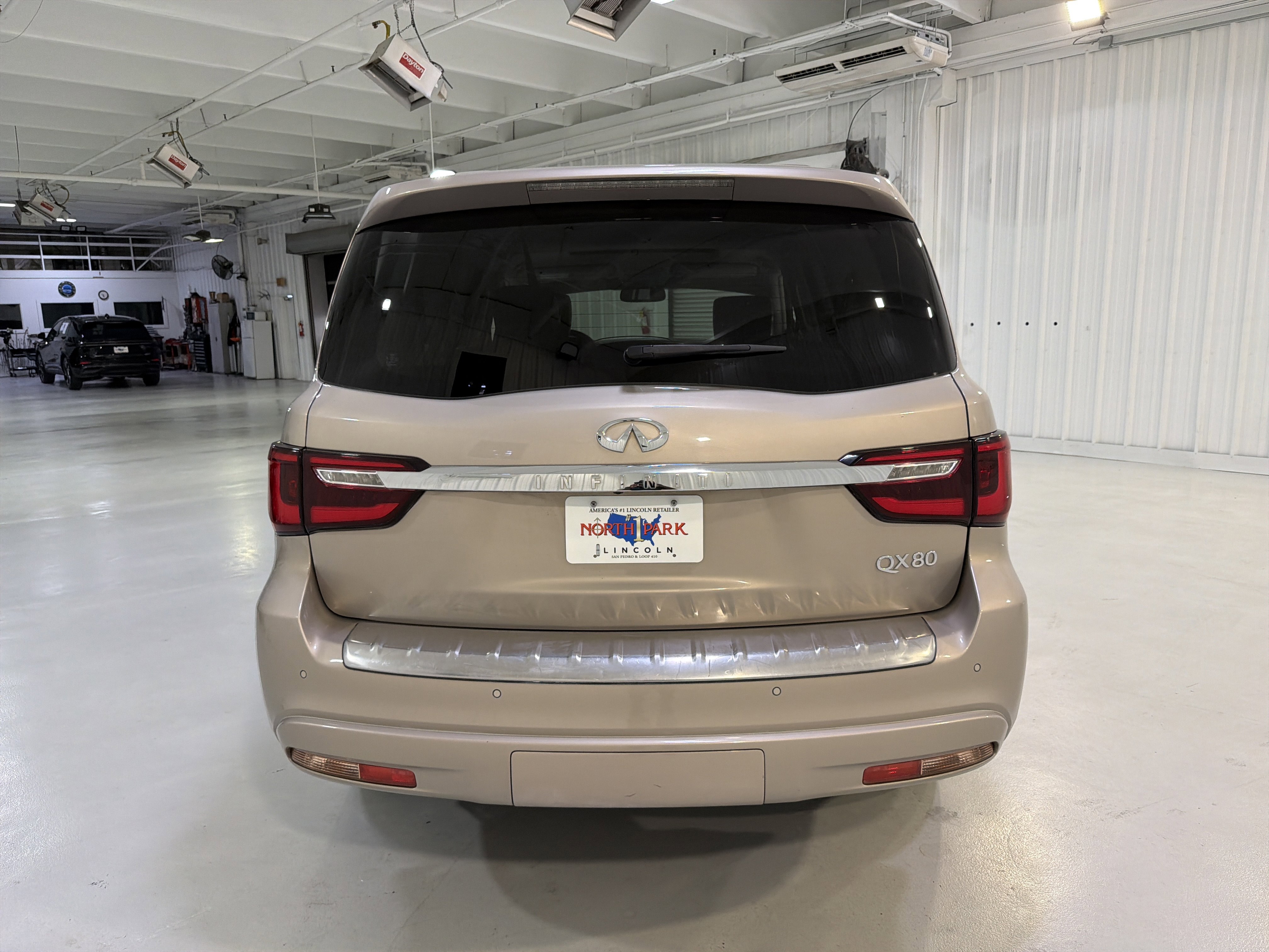 Used 2019 INFINITI QX80 Luxe w/ 22" Wheel Package RWD image 4