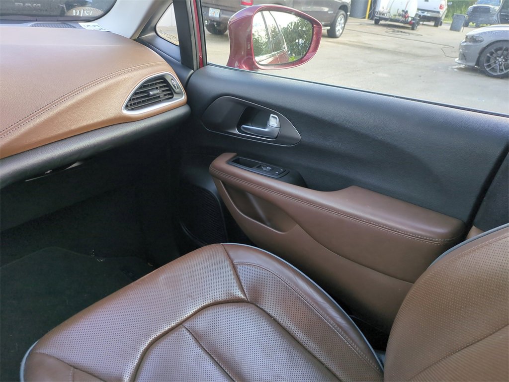 Used 2018 Chrysler Pacifica Limited w/ Tire & Wheel Group image 19