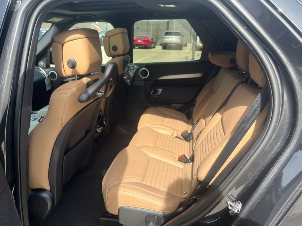 New 2026 Land Rover Discovery Dynamic SE AWD/4WD image 21