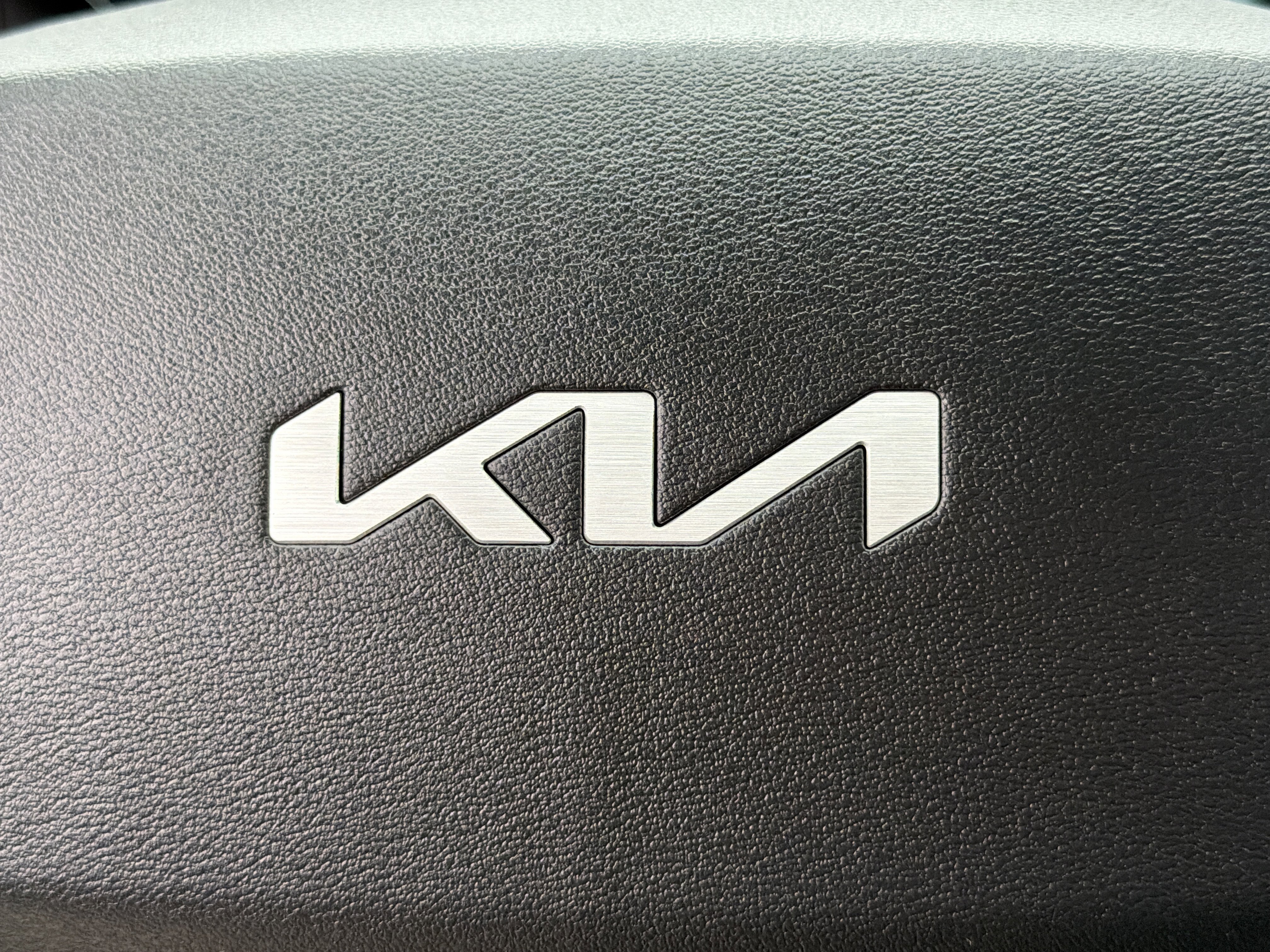 Used 2023 Kia Niro LX image 24