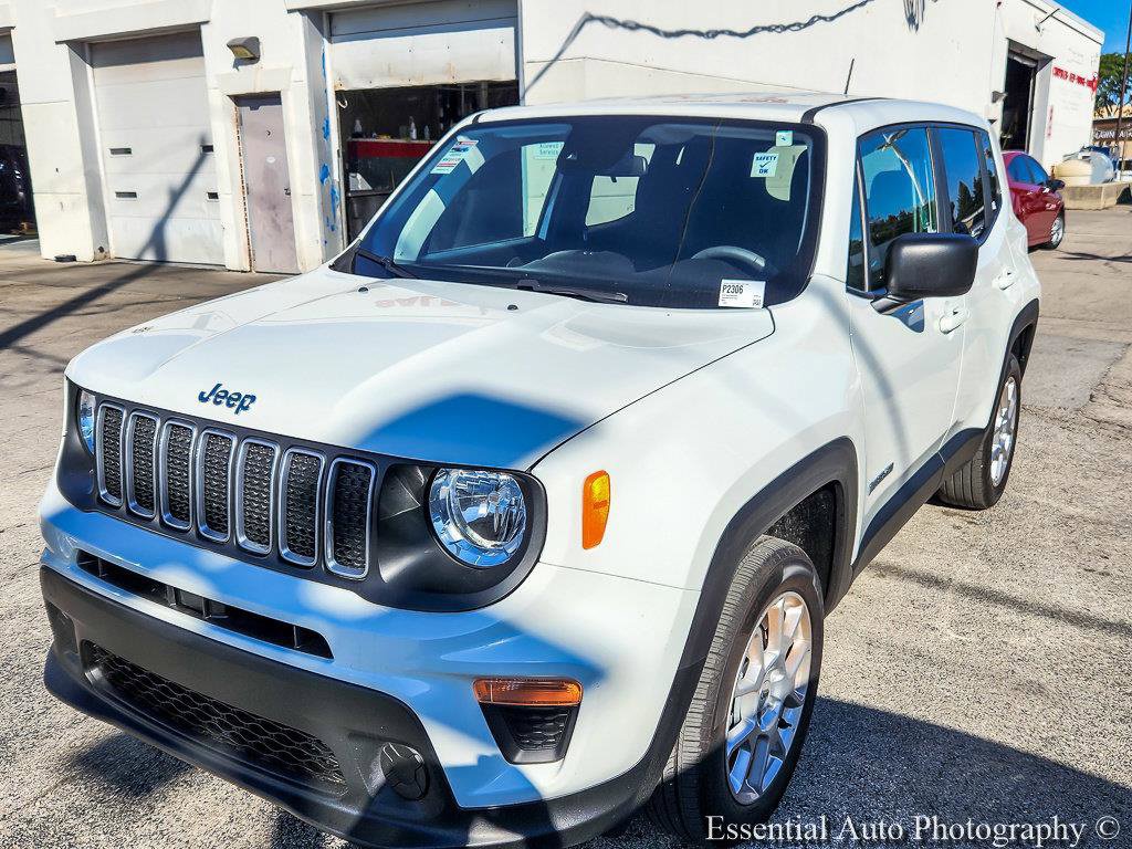 Certified 2023 Jeep Renegade Latitude AWD/4WD image 5