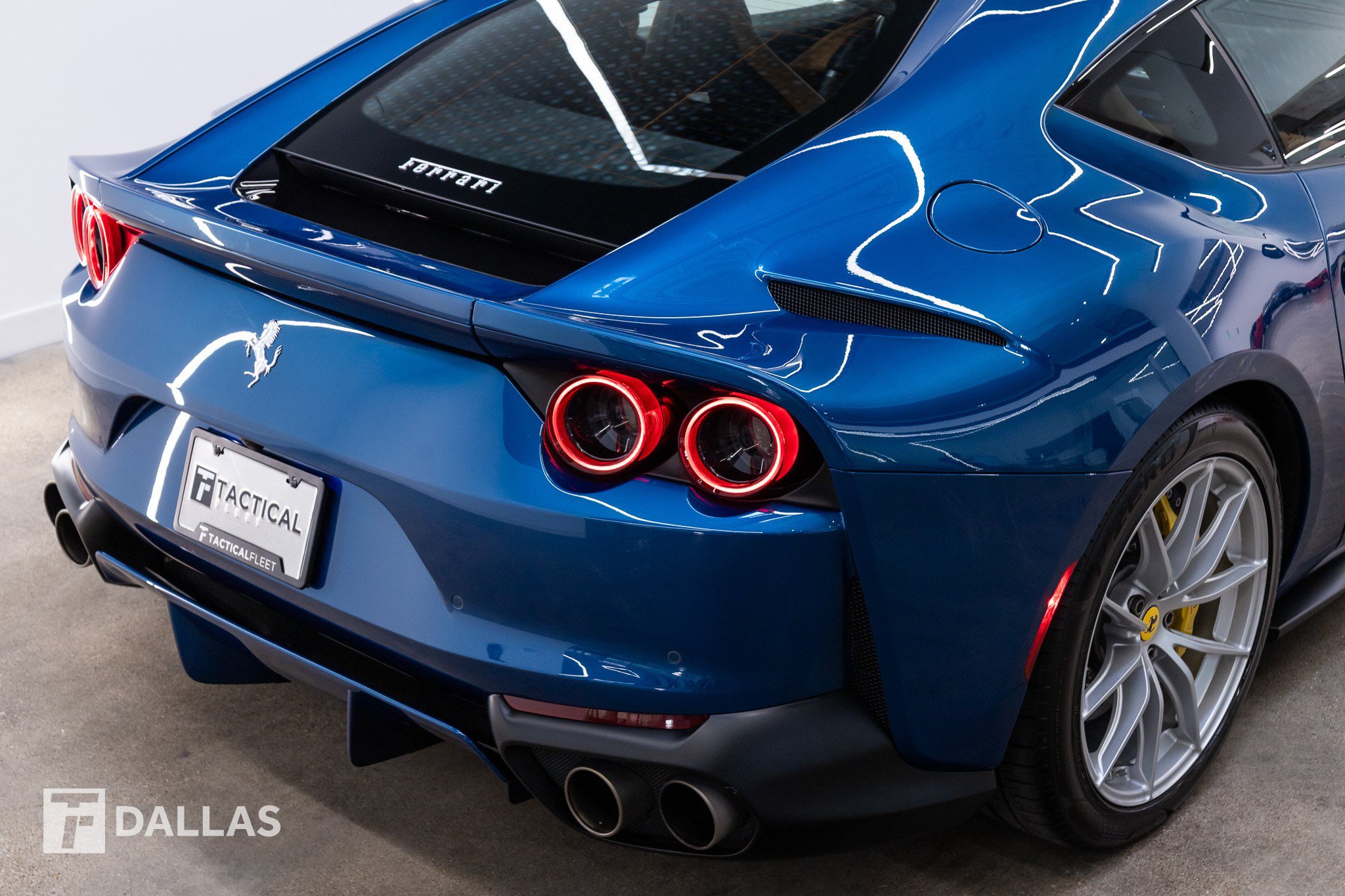 Used 2018 Ferrari 812 Superfast RWD image 22