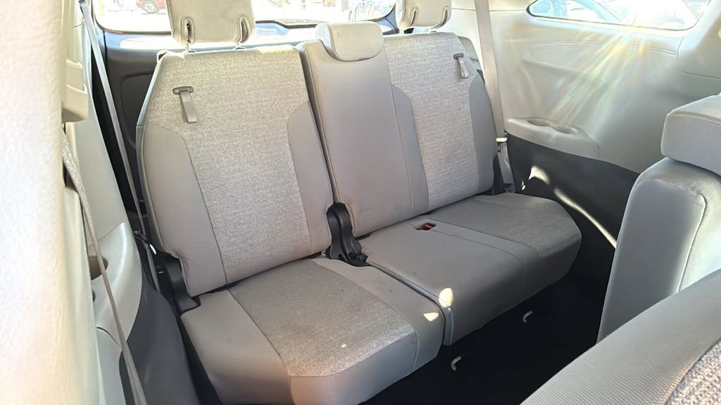 Used 2024 Toyota Sienna LE image 13