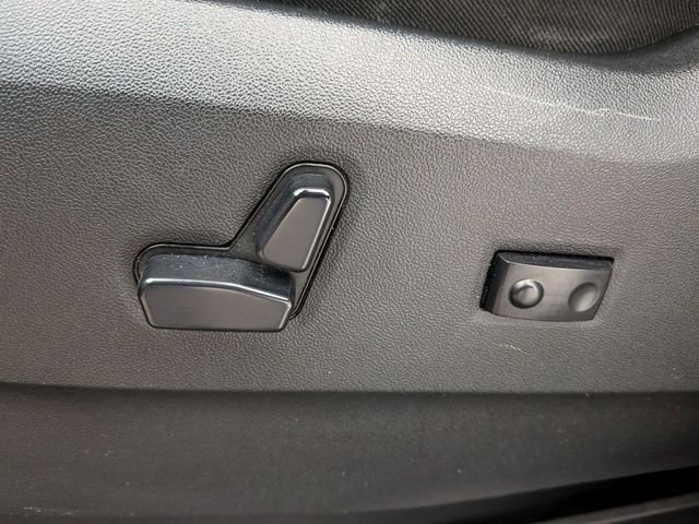 Used 2018 Dodge Grand Caravan SXT image 11