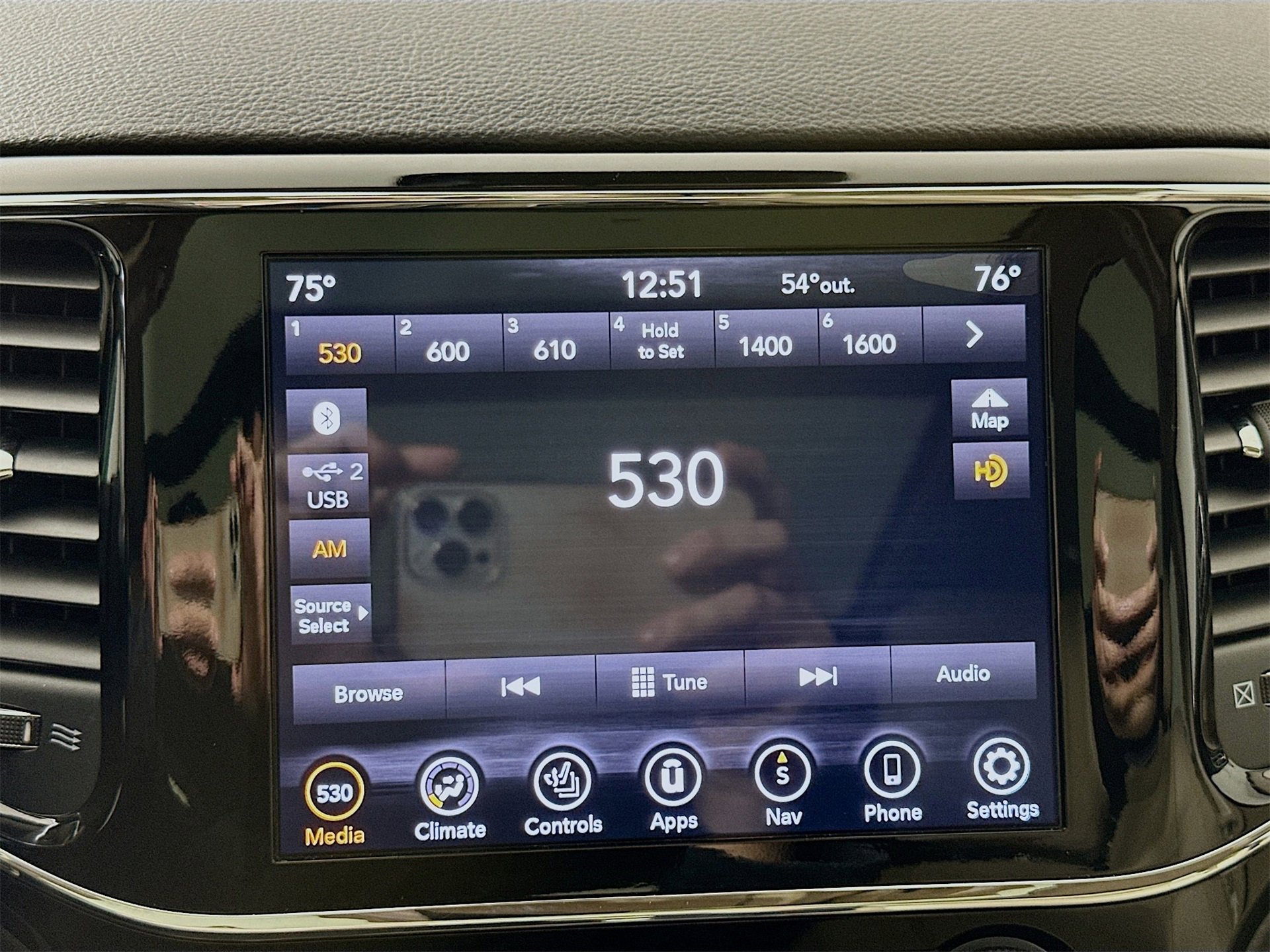 Used 2020 Jeep Grand Cherokee Limited w/ Luxury Group II image 16