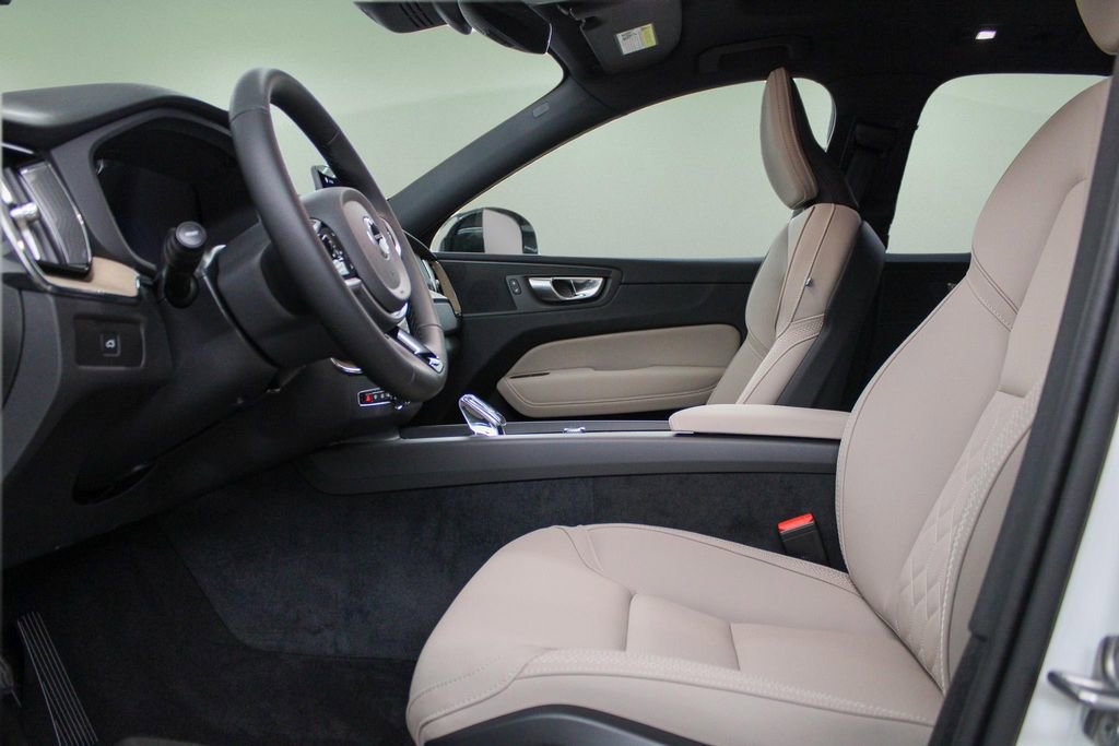 New 2026 Volvo XC60 B5 Plus w/ Protection Package Premier AWD/4WD image 55