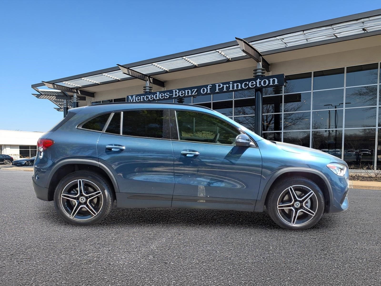 Certified 2023 Mercedes-Benz GLA 250 4MATIC image 2