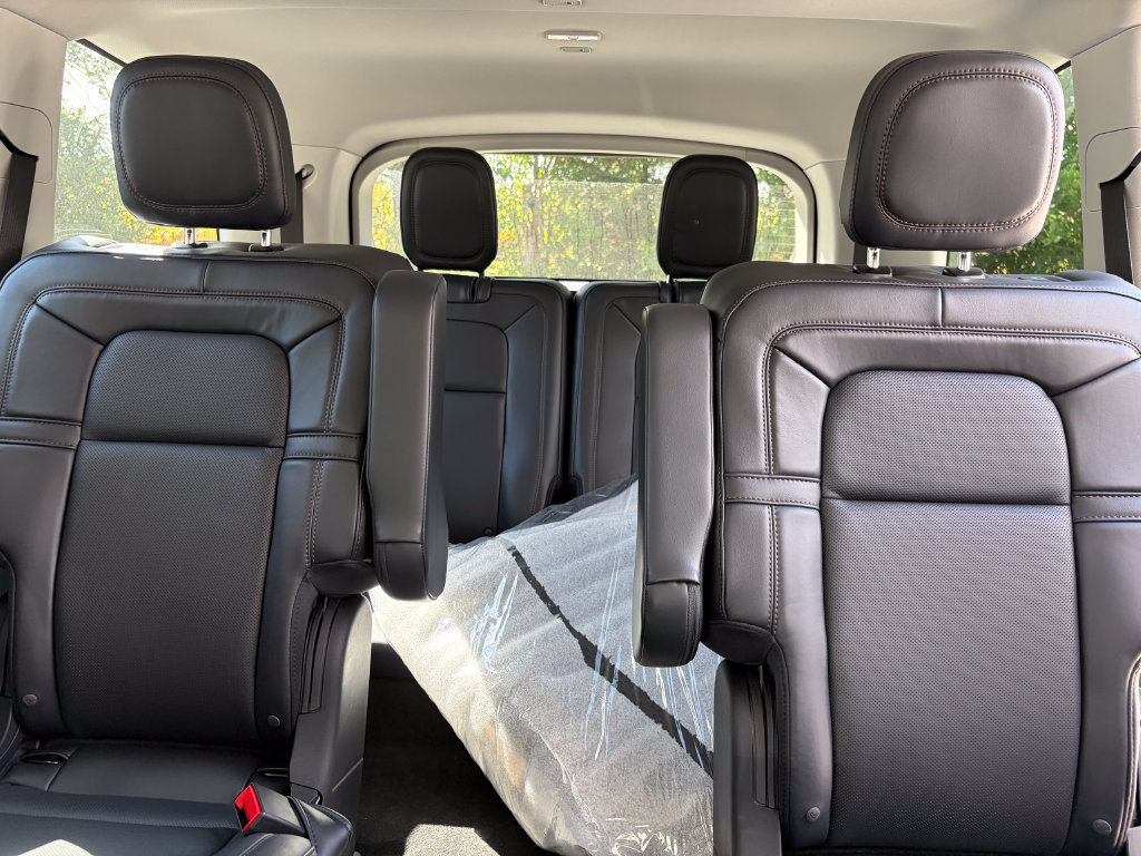 New 2026 Lincoln Aviator Reserve w/ Jet Appearance Package AWD/4WD image 59