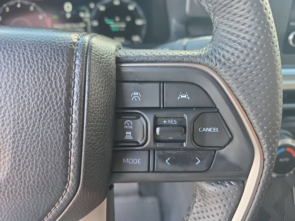 Certified 2025 Toyota Tacoma TRD Off-Road AWD/4WD image 22