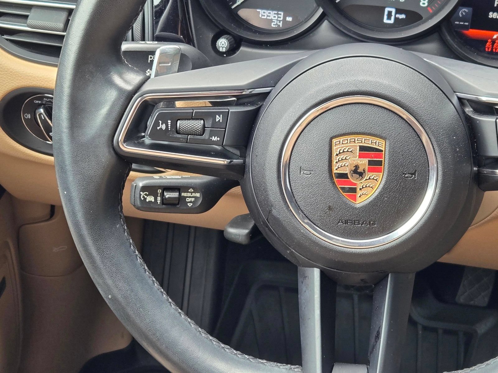 Used 2024 Porsche Macan AWD/4WD image 16
