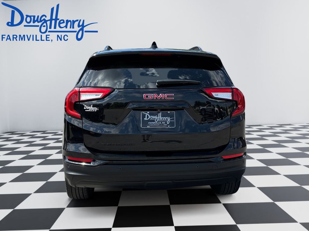 Used 2024 GMC Terrain SLT w/ Infotainment Package II FWD image 4