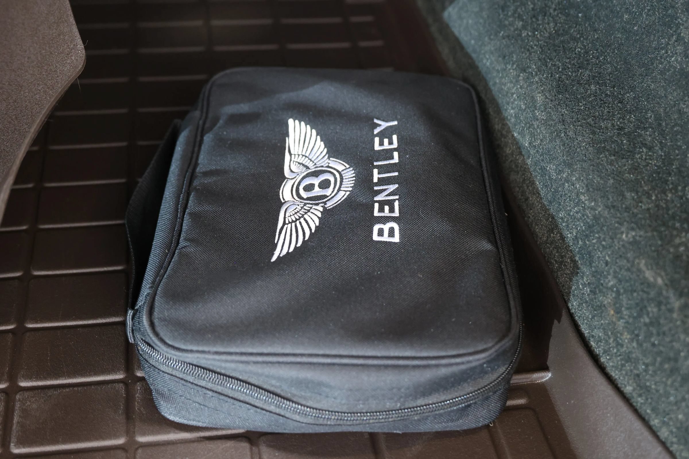 Used 2018 Bentley Bentayga AWD/4WD image 71