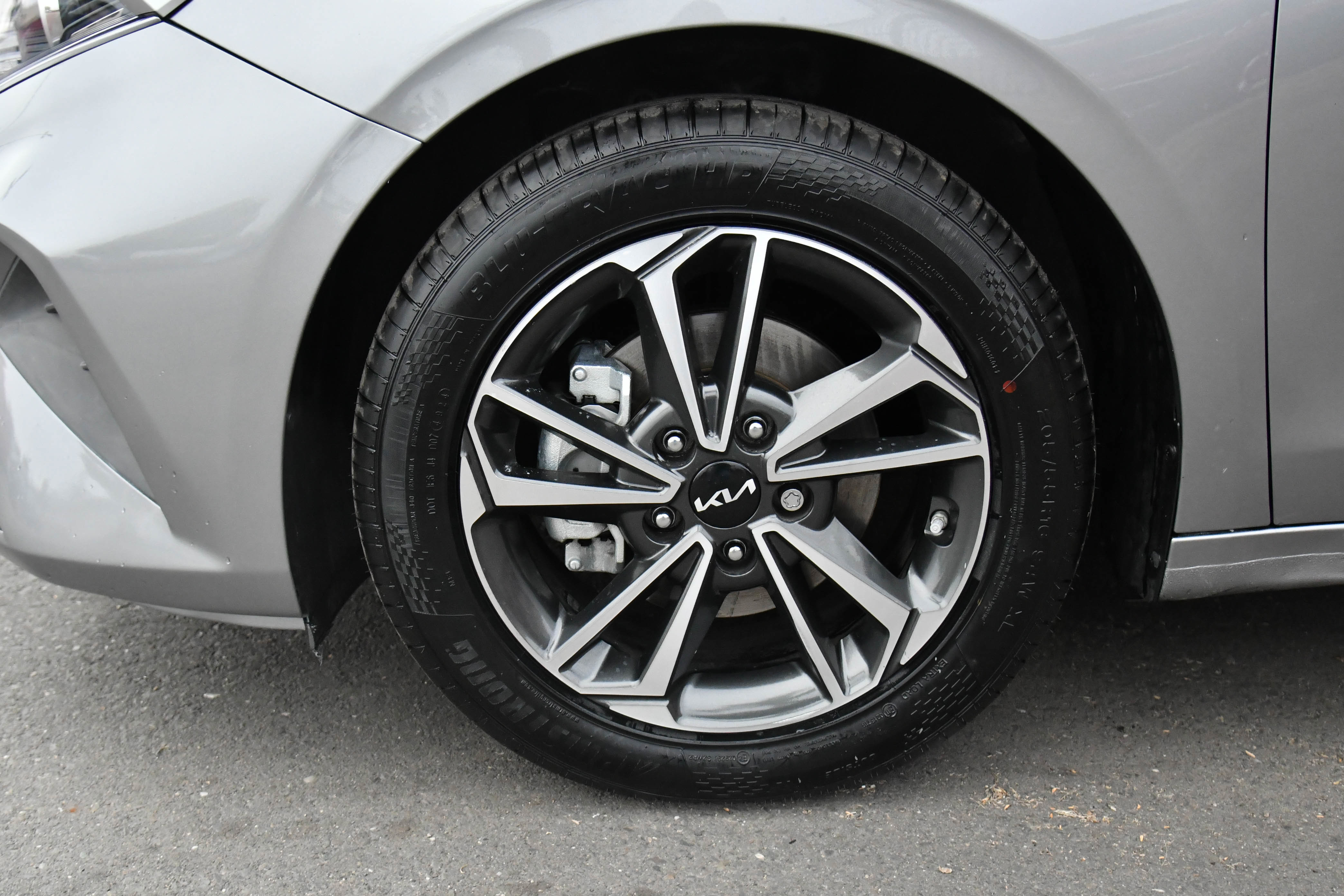 Used 2023 Kia Forte LXS image 12