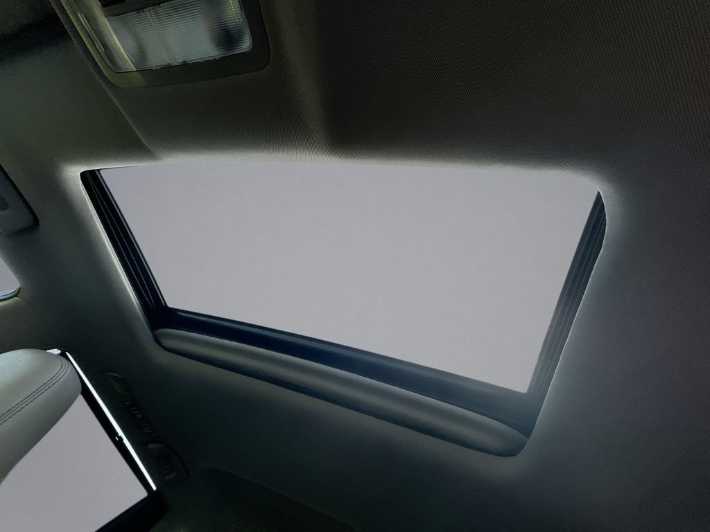 Used 2019 Toyota Highlander XLE FWD image 29